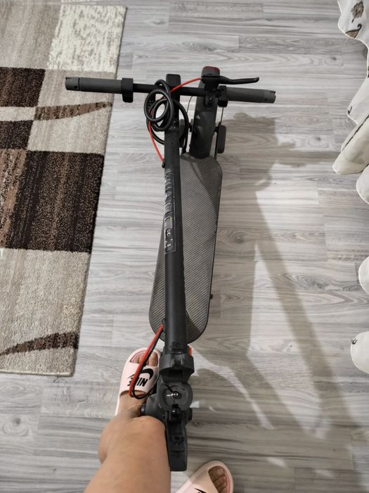 Vând trotinetă electrică Xiaomi 4 PRO 2 ND Gren  la 1500 negociabil