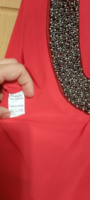 Vând rochie și compleuri