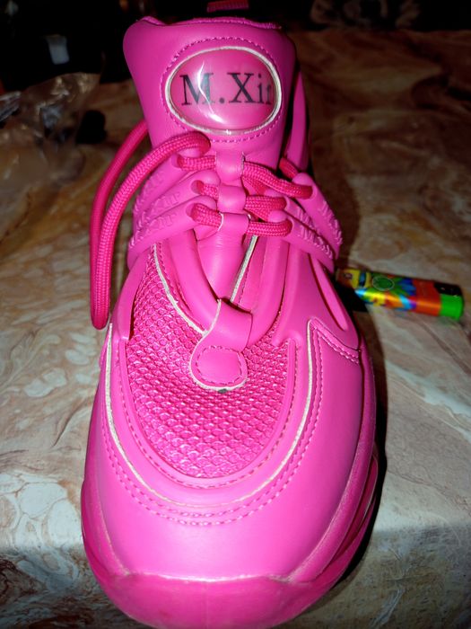 Маратонки маркови