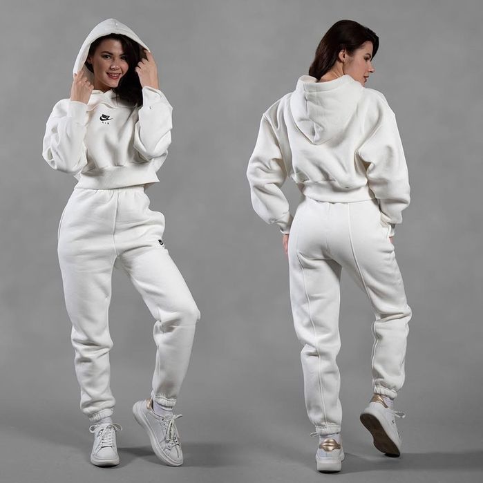 Нова колекция!Дамски зимни екипи-Nike