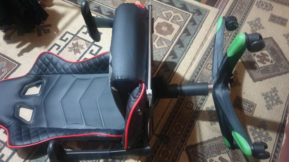 Elemente scaun gaming modelul alăturat