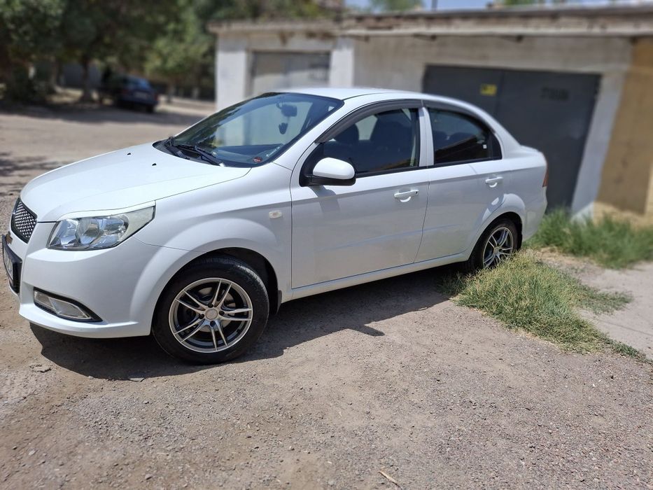 Продается  нексия 3