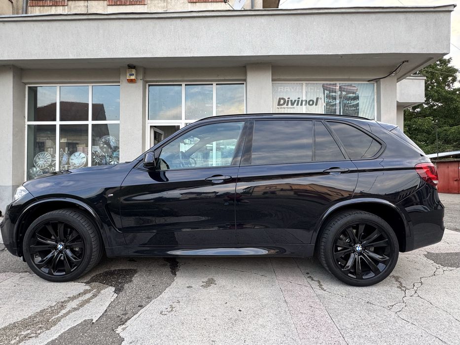 Vând BMW X5 3.0d