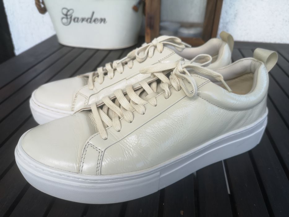 VAGABOND, кецове естествен лак, номер 40