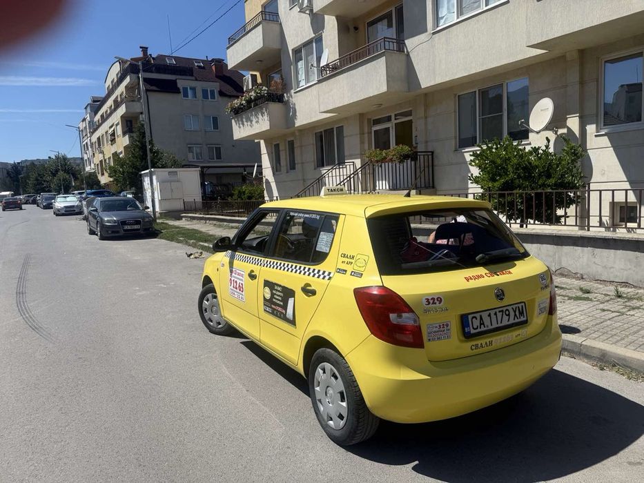 Предлагам под аренда Шкода Фабия. Аренда 250 лв. на седмица!