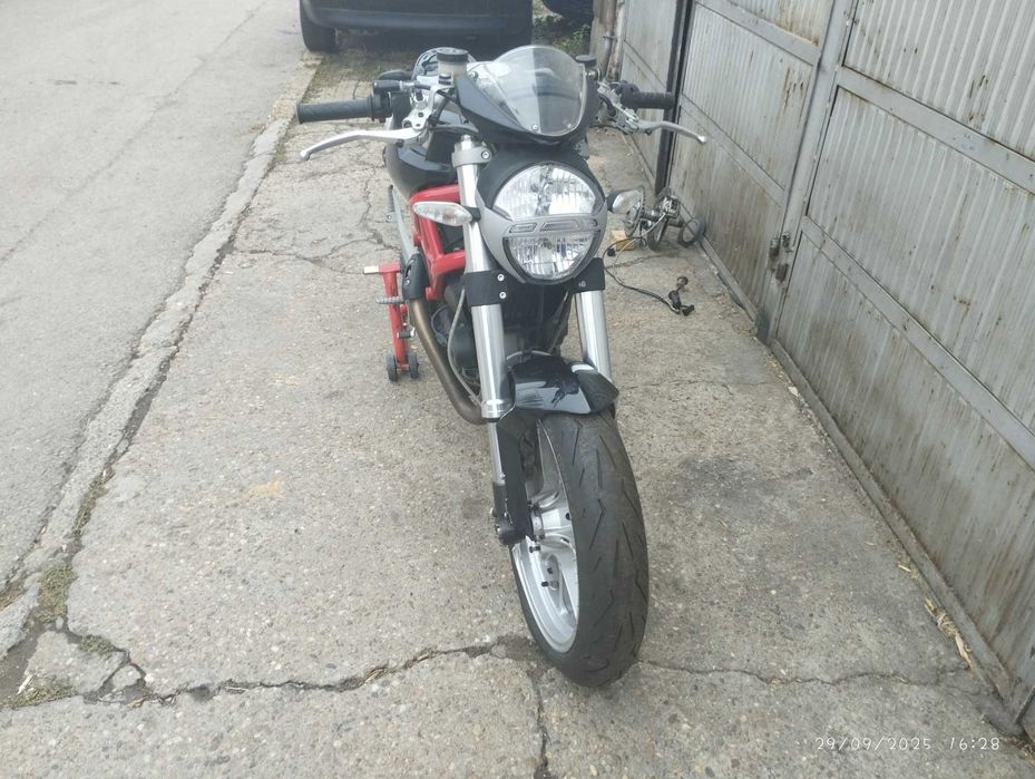 Ducati Monster 1100 S
