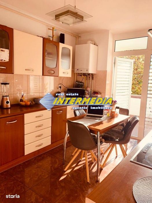 Apartament cu 4 camere si Boxa de inchiriat in Alba Caroline
