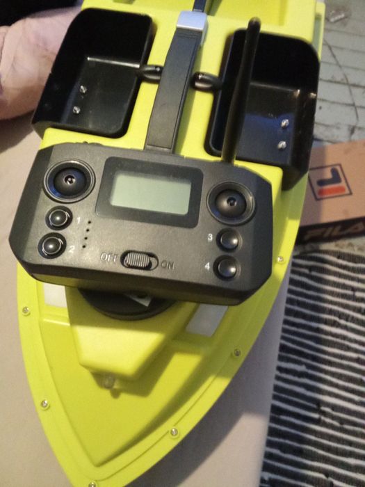 Лодка за захранка