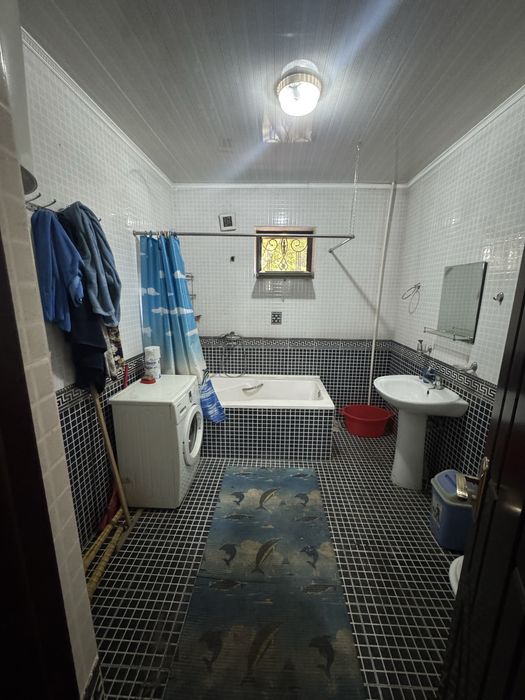 Srochno kvartira sotiladi 3 xona 1 - etaj 78 kvadrat