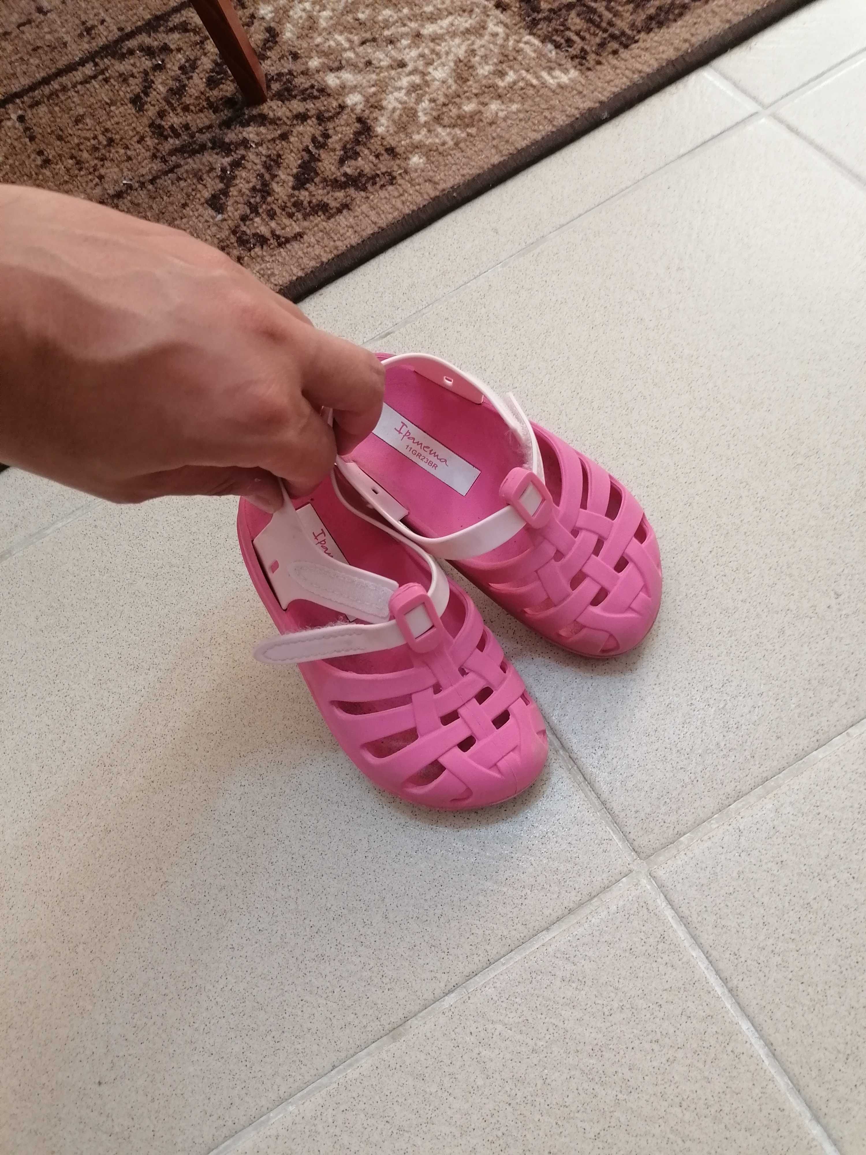 Детски сандали за момиче