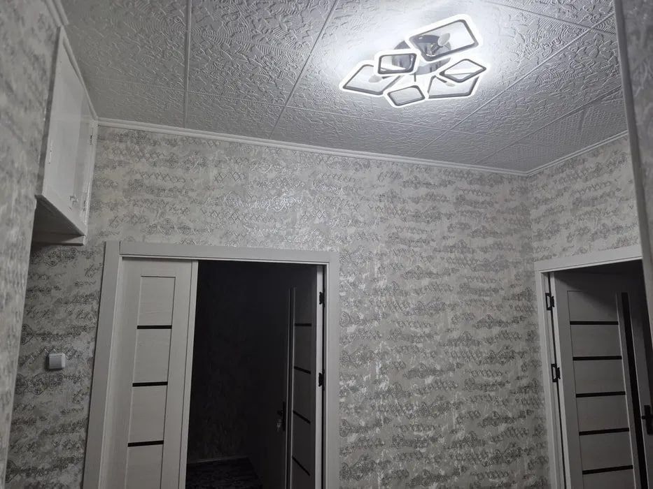 2/2/5 (2-этаж). Сергели 2 (ярмарка). Квартира 61 м², с ремонтом