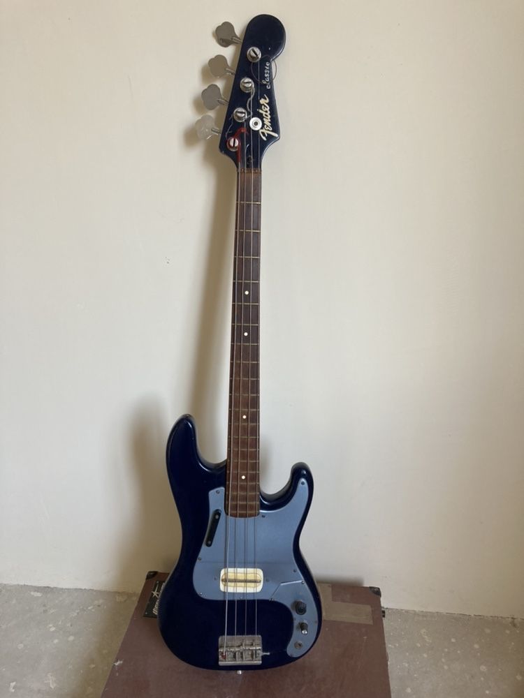 Продаётся Бас Гитара Fender Classic