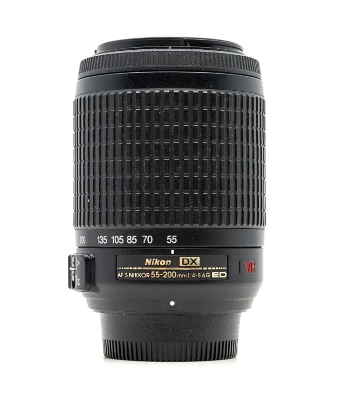 Aparat foto Nikon D3500 cu obiectiv extra