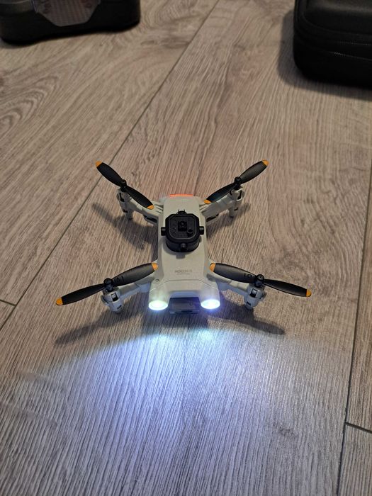 Drona compacta pliabila cu 2 camere si WIFI