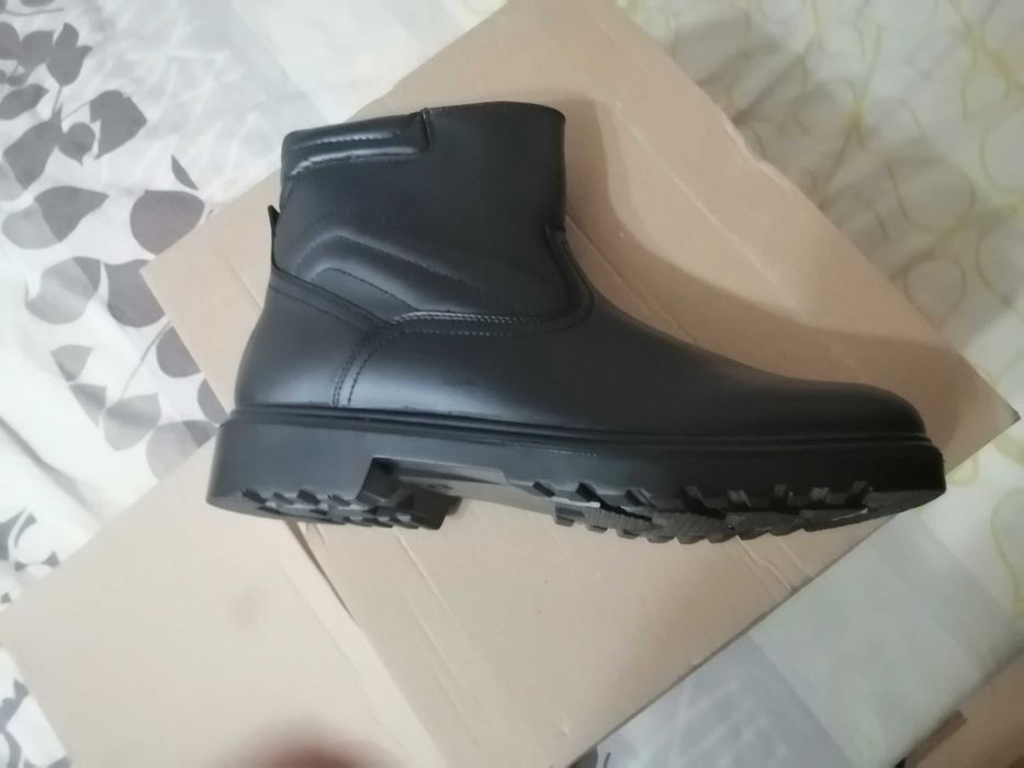 Обувки боти мъжки.