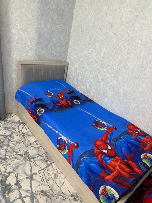 Продаю кровать с матрасом