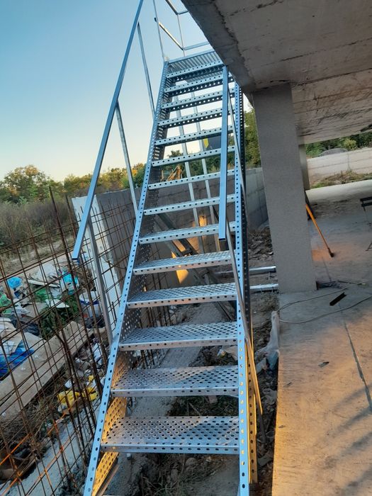 Scări metalice galvanizate la orice demisiune asiguram transport ori u