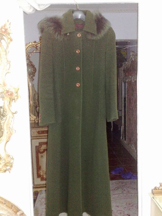 Palton lux,gluga detasabila,matlasat,lana si blana vulpe polara