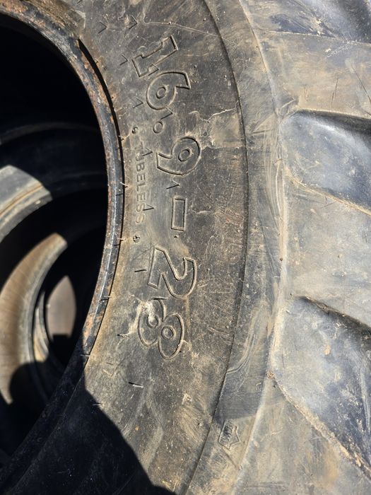 Anvelope industriale 16.9r28 BKT