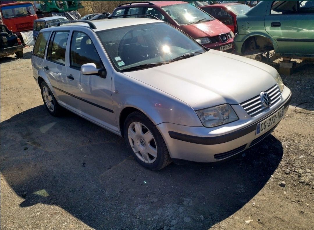 Far stanga dreapta original vw bora 1.4i axp