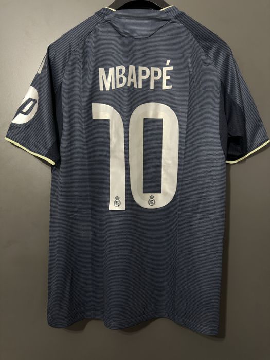Real Madrid Away 25/26 (S/M/L)