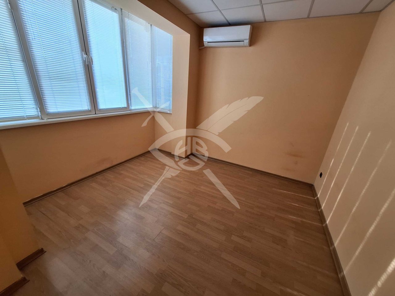 Продава се Тристаен апартамент в София, Зона Б-18 - 84 кв.м за 2090 €/кв.м - Снимка #1