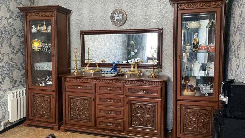 Продам классический мебельный гарнитур для гостиной