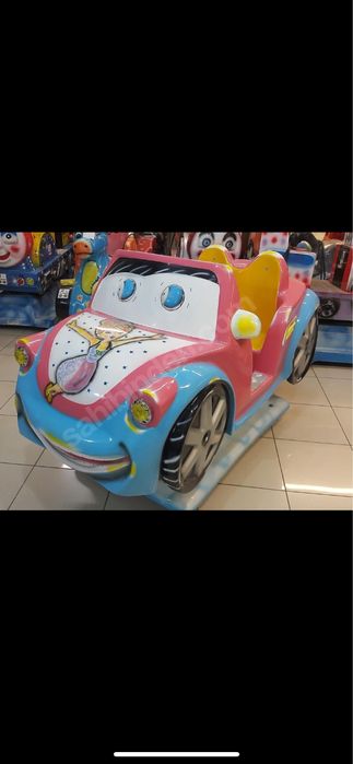 Детска клатушка с монети