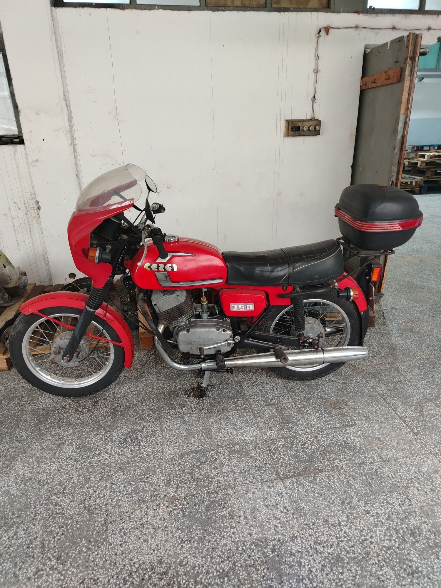 Ретро мотоциклет CZ-350-12v
