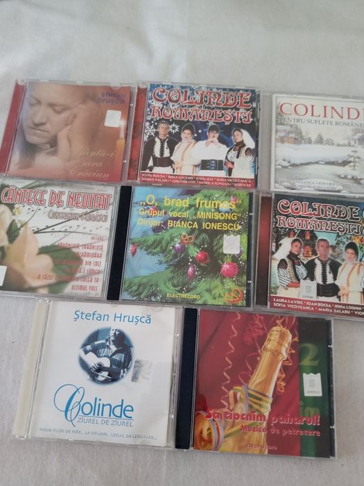 Muzica CD cu colinde de Crăciun.