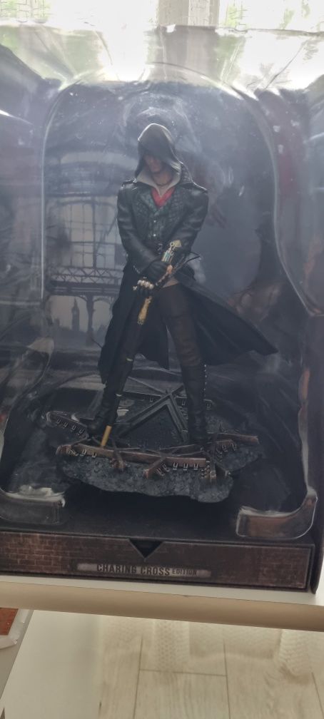 Statuie assassin creed syndicate