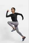 Nike- черна дамска блуза с дълъг ръкав- размер М