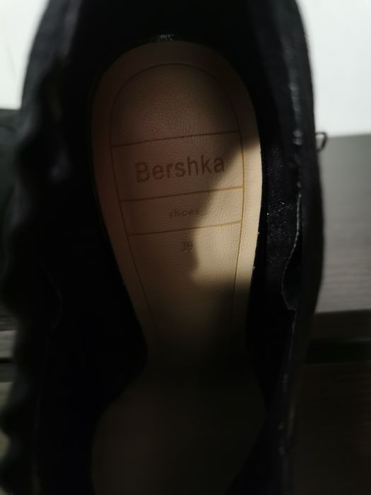 Bershka дамски велурени боти