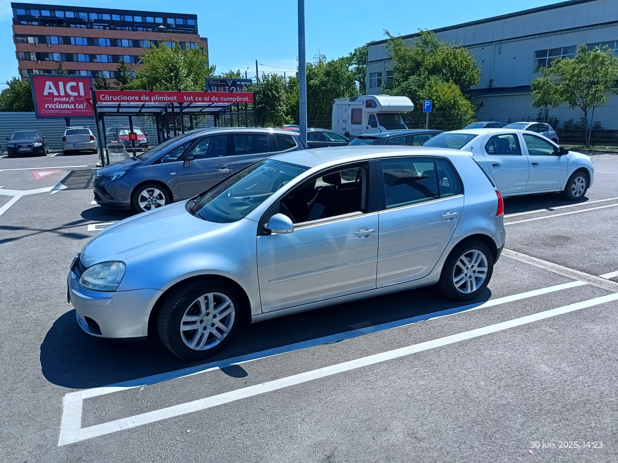 Vw golf 5  1.6  mpi benzina  102 cp + gpl