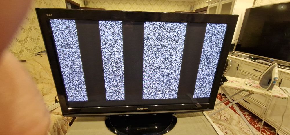 Продаётся Panasonic TX-PR42X10 — 42" плазма, не рабочий телевизор