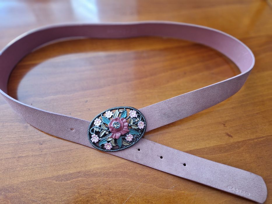 Curea dama din piele roz cu catarama florala