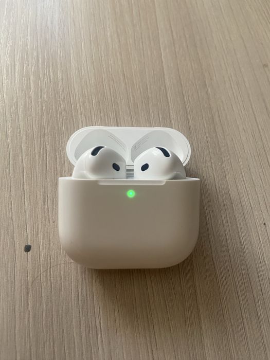 Продам срочно Airpods 4