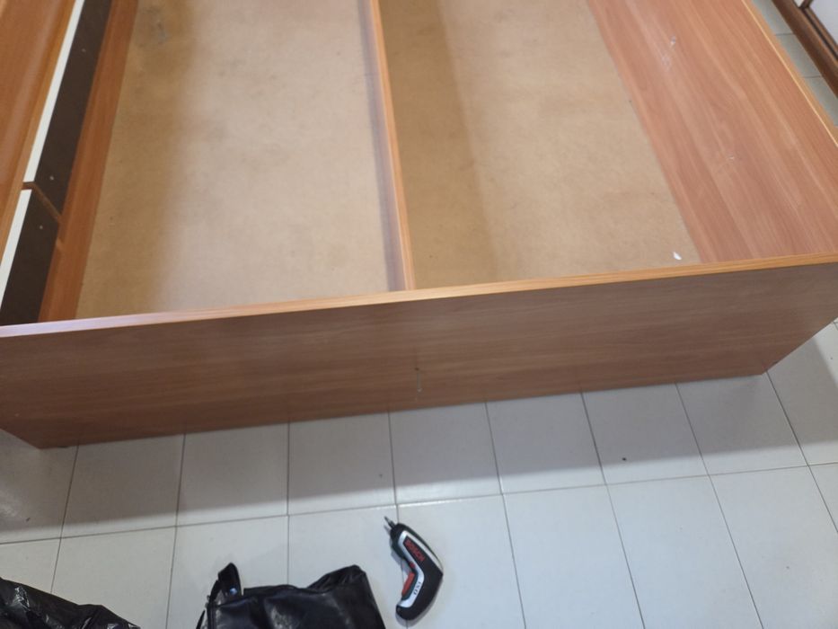 Спалня 140/200 с матрак и подмятрачна рамка с мехавизъм