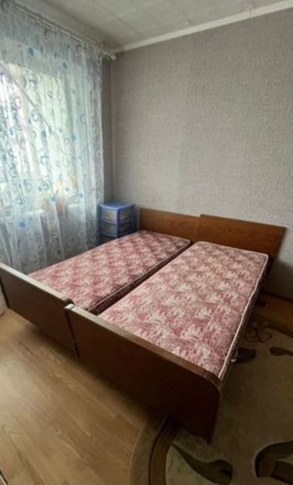 Кровать деревянная