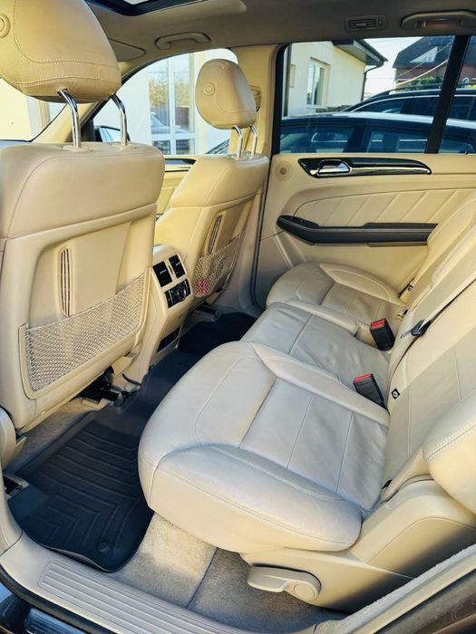 Vānd sau Schimb Mercedes Benz GL 350