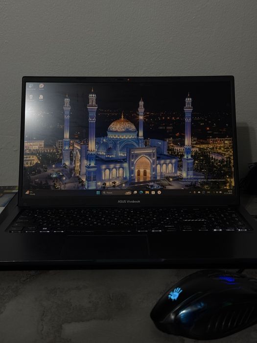 Ноутбук asus в идеальном состояний