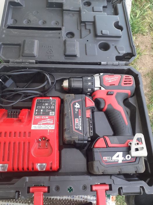 Filetanta cu acumulator milwaukee.