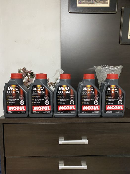 Моторное масло Motul 5W30