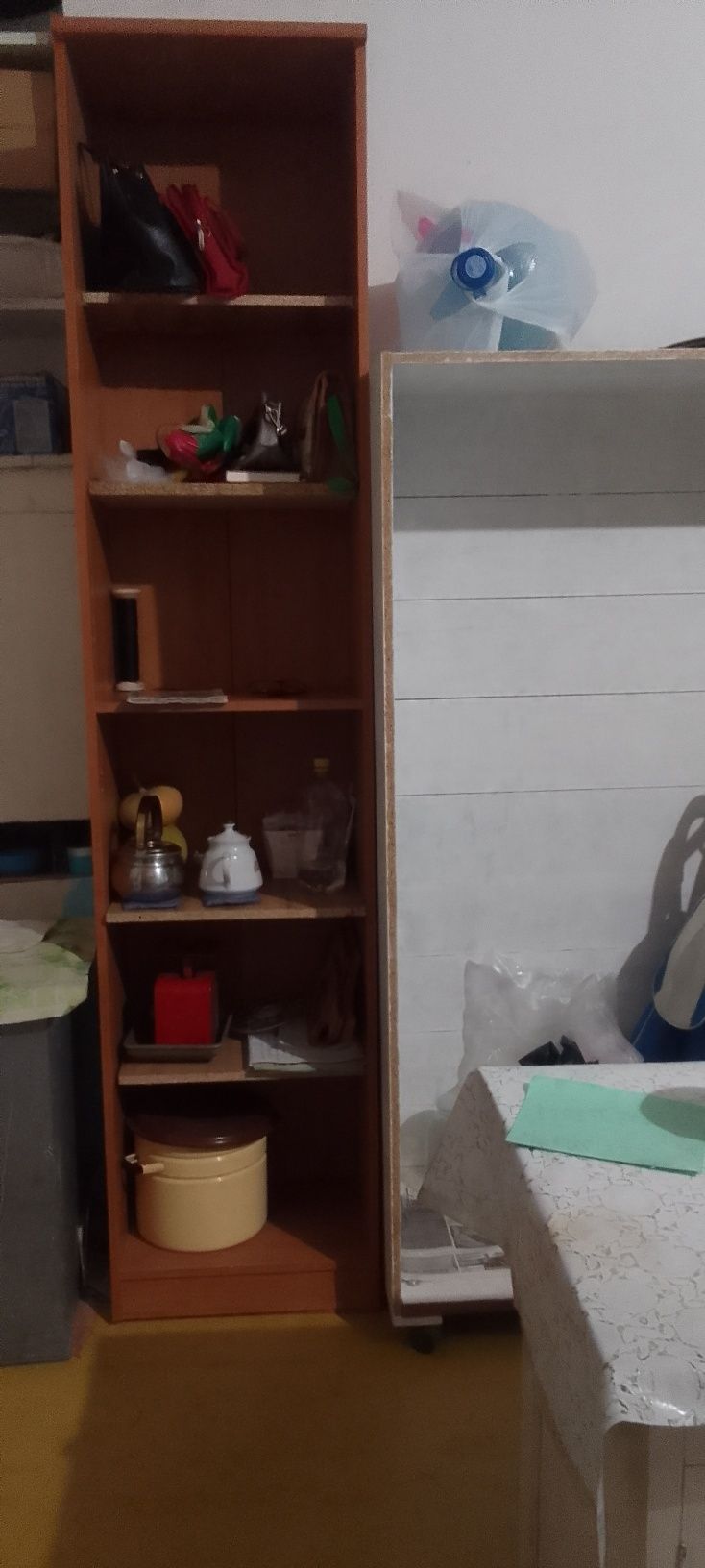 Продам вертикальную полку.