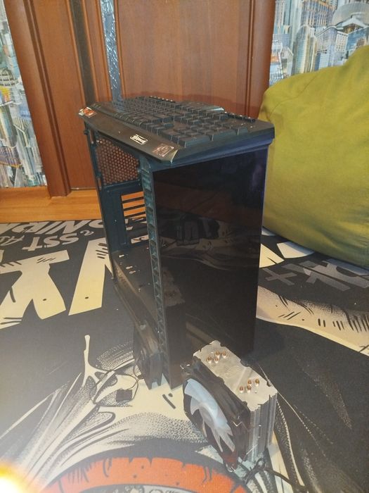 Продам корпус от ПК с периферией и материнской платой