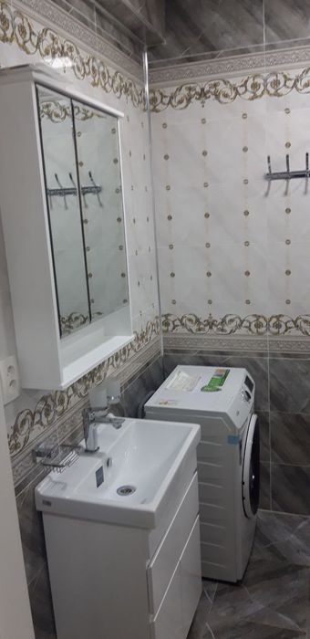 Чиланзар район ориентир метро Новза 2/5/9 цена 500уе навастройка
