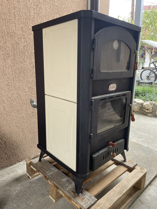 Печка с водна риза тип камина 18 + 5 kw