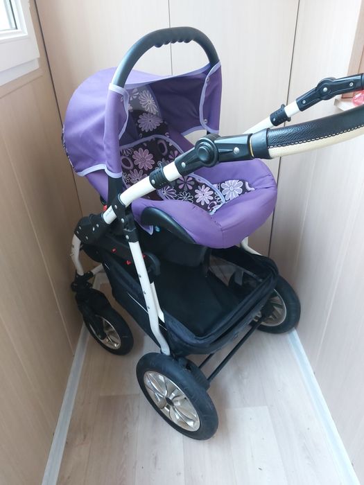 Продам детскую коляску 3 в 1