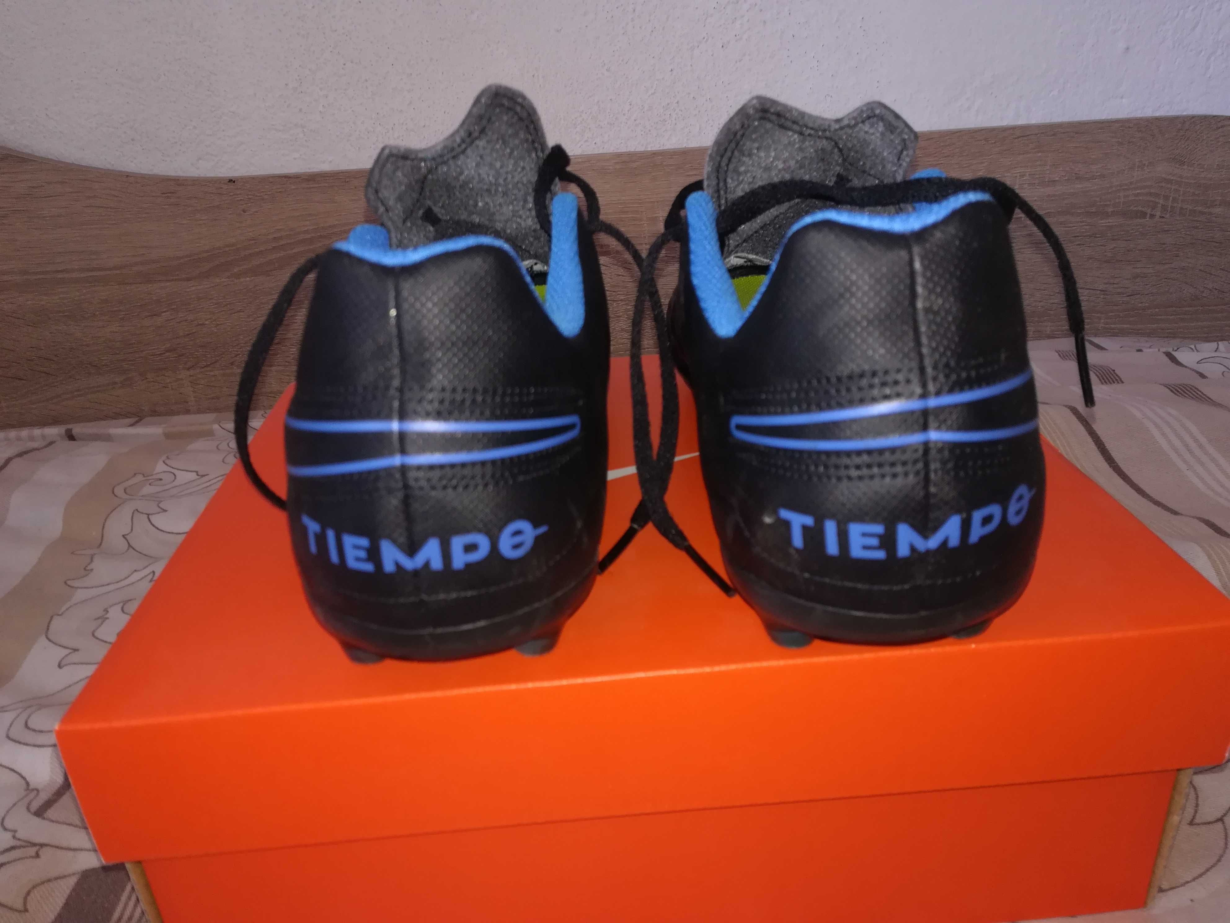 Бутонки Nike Tiempo 38.5