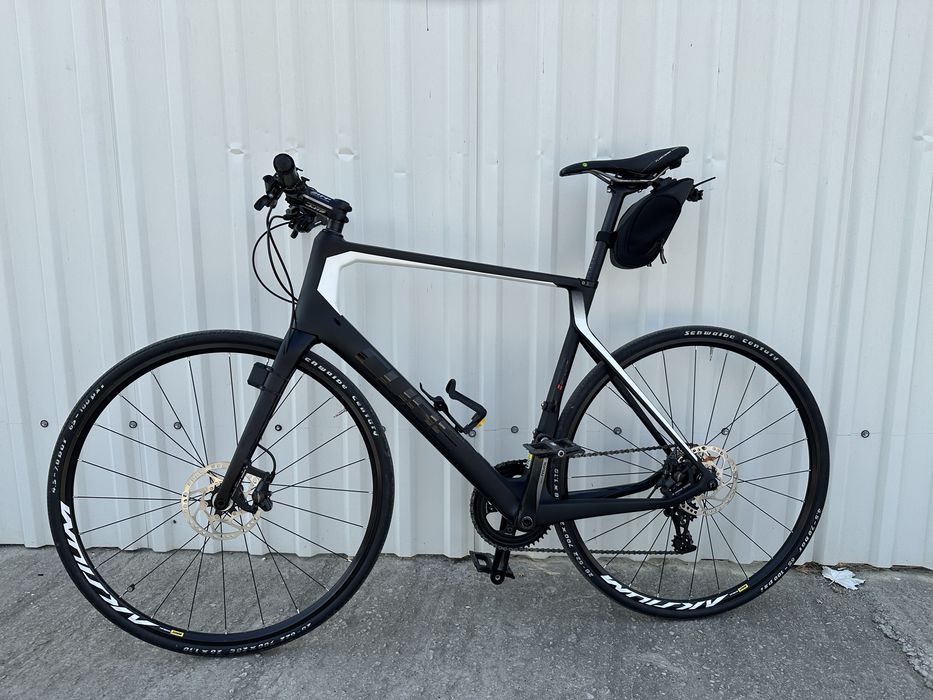 Bicicletă unicat – carbon Cube cursieră/MTB urban 1x11, mărime 60